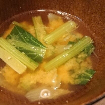 豆腐はいれませんでしたが小松菜の味噌汁！
とても美味しかったです、ありがとうございますヽ(´▽`)/